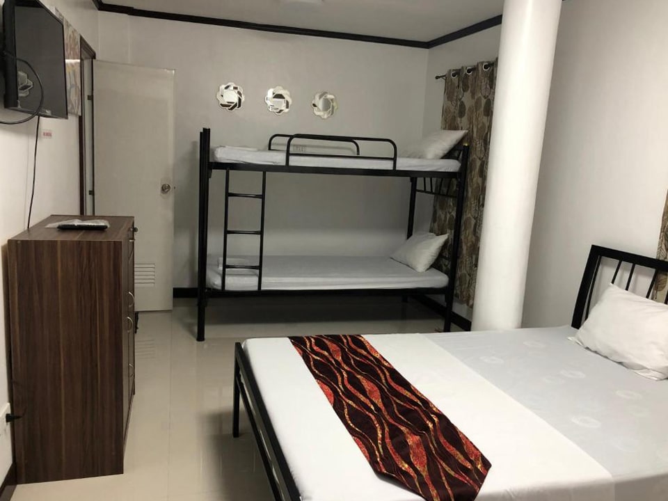 Billy's Resort - Oslob Rooms and Suites
